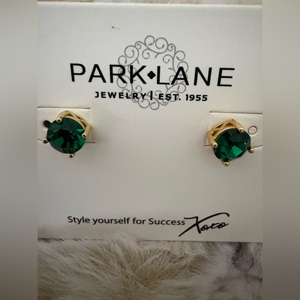 Park Lane Impression Earrings NWT Emerald Green set in Gold